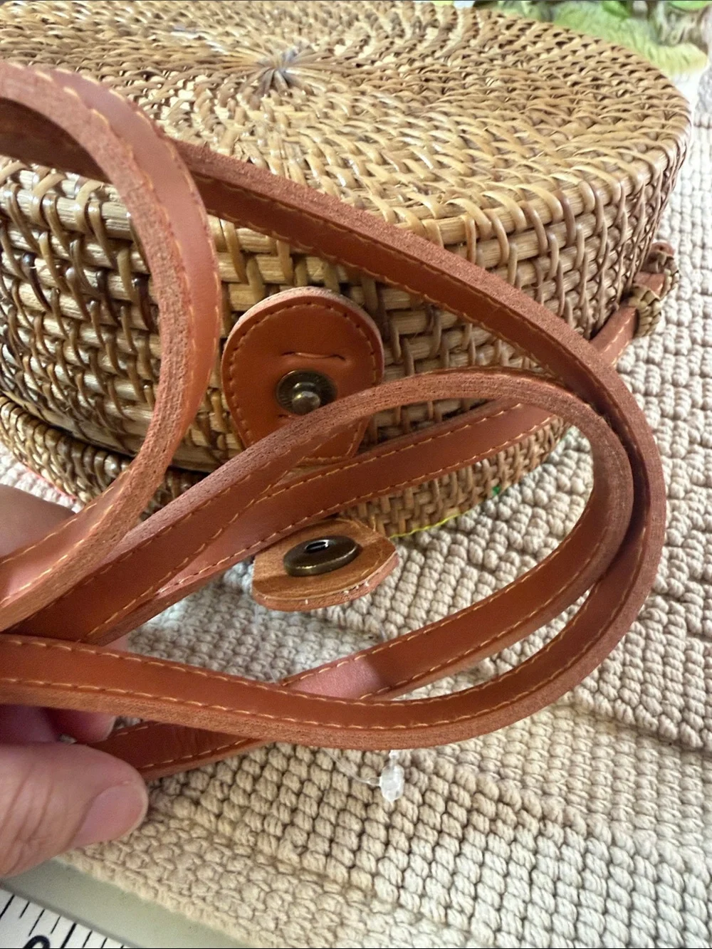 Rattan unique round